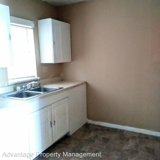 Foto del edificio - 2 br, 1 bath House - 310 Jones St.