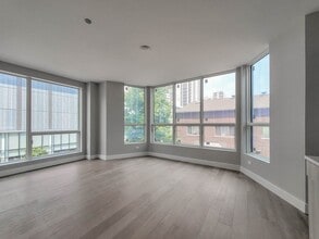 Building Photo - 1209 N Clark St