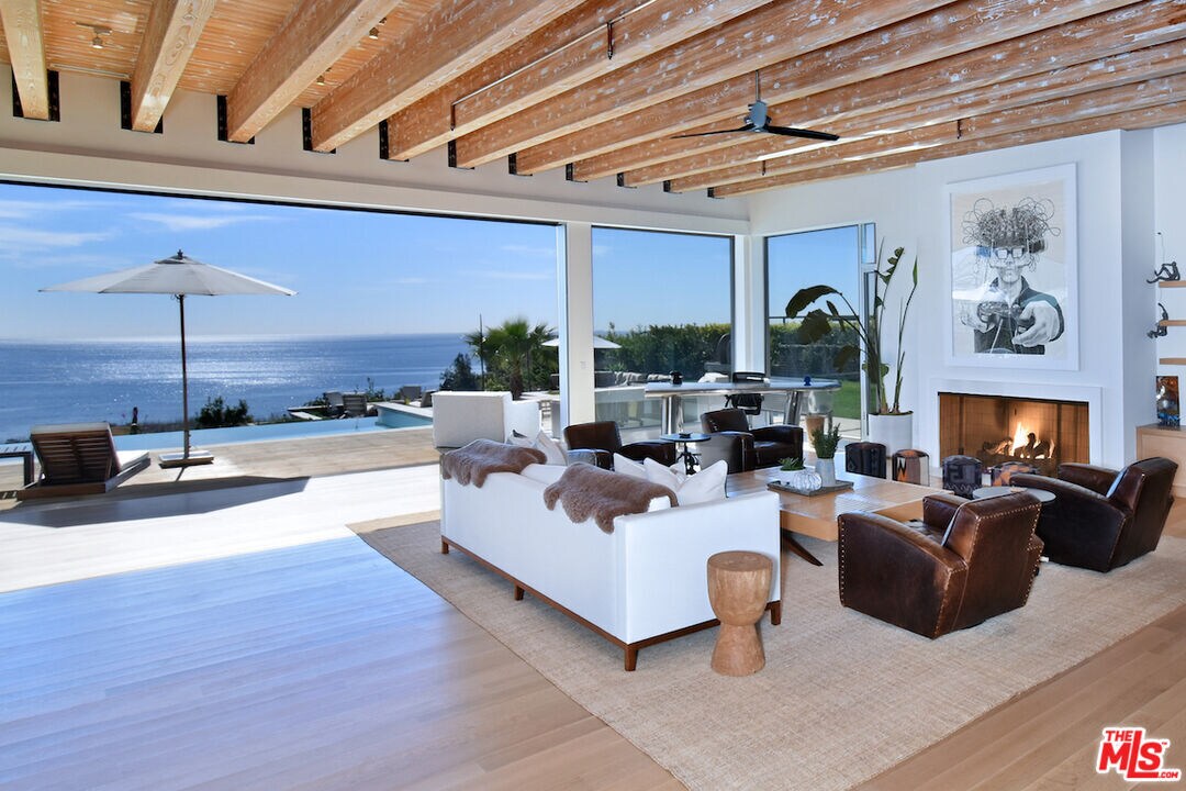 Foto principal - 24683 Pacific Coast Hwy