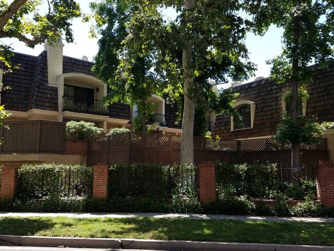 Exterior/Street View - 638 Wilcox Ave Townhome