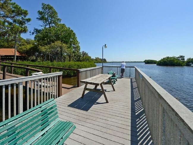 Foto del edificio - 486 Driftwood Dr