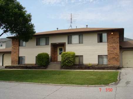 Primary Photo - 894-910 Boston Way