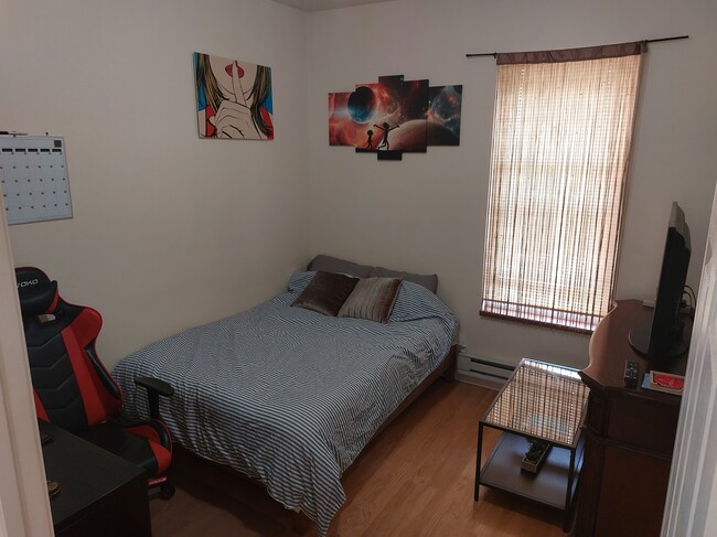Foto del edificio - 773 Driggs Ave