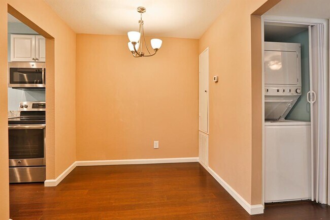 Foto del edificio - 107 E Willowick Ave