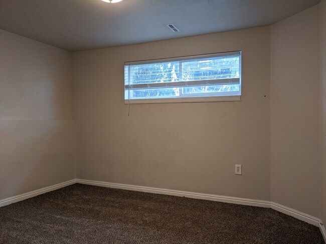 Building Photo - 8475 S 1575 E