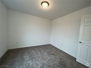Building Photo - 5872 Aurora Gold Ave