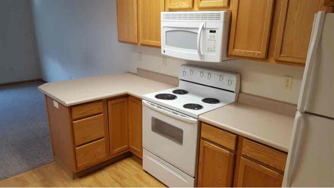 Building Photo - 45 Appleway Dr