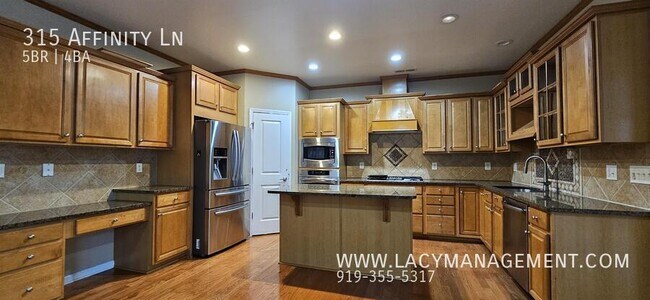 Foto del edificio - 315 Affinity Ln