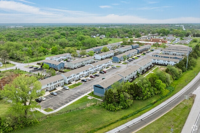 Paradise Plaza Townhomes - Paradise Plaza Apartments