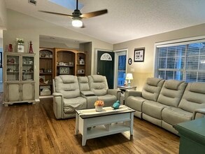 Building Photo - 292 Grandview Ave