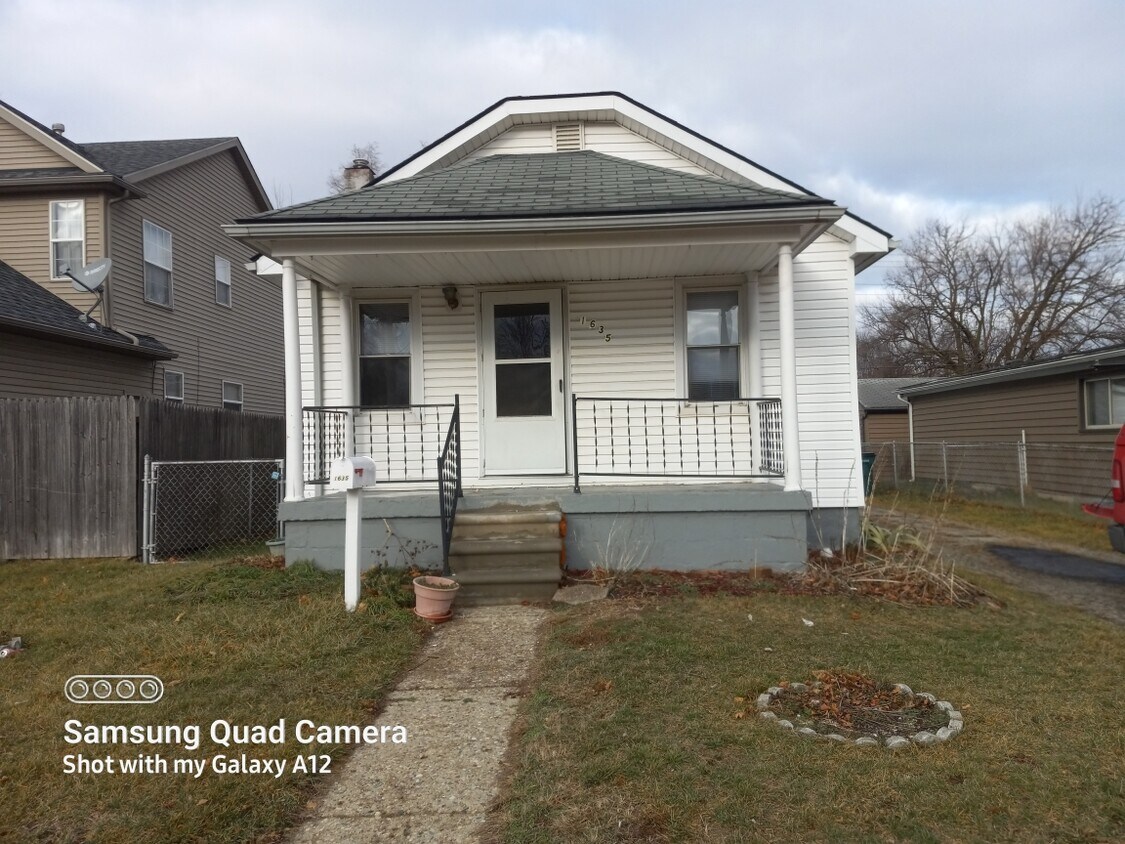 1635 E Madge Ave, Hazel Park, MI 48030 House Rental in Hazel Park, MI