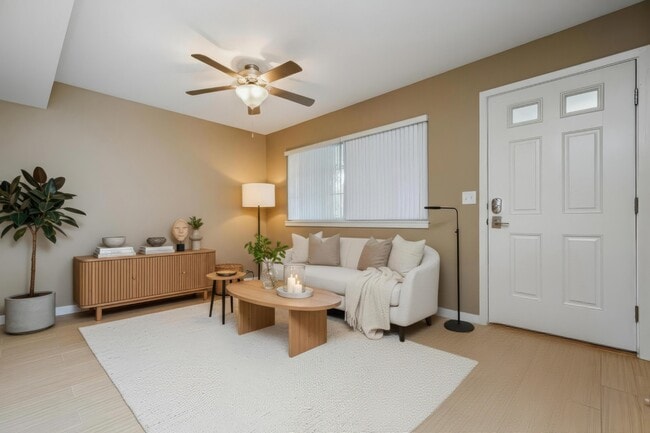 Building Photo - River Ridge Place