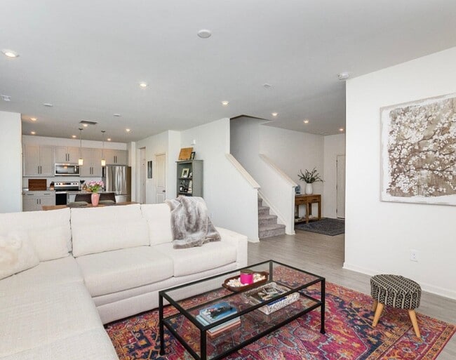 Foto del edificio - 4BR/2.5 Home for Rent in Cherry Clen!