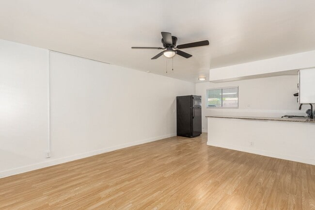 Foto del edificio - 2 Bed | 1 Bath - Updated Ground Floor Unit