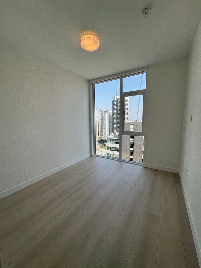 Building Photo - 13573 98A Av