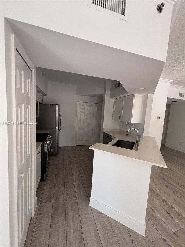 Foto del edificio - 3255 NE 184th St