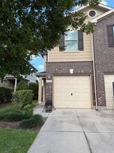 Building Photo - 16010 Limestone Lake Dr