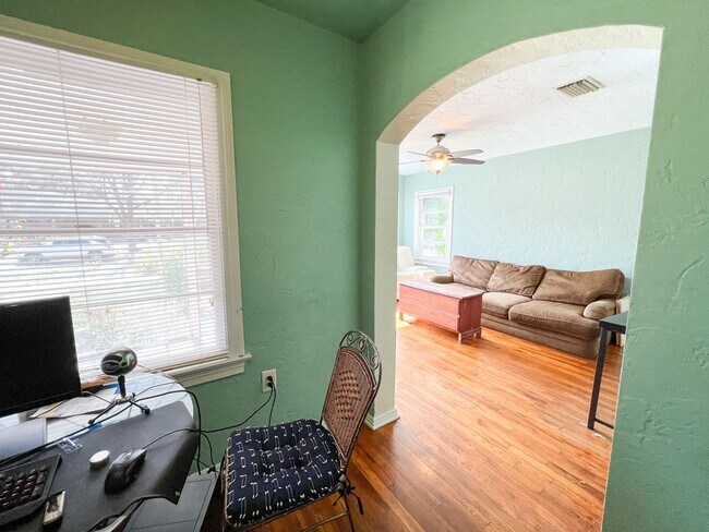 Foto del edificio - 1824 NW 5th Ave