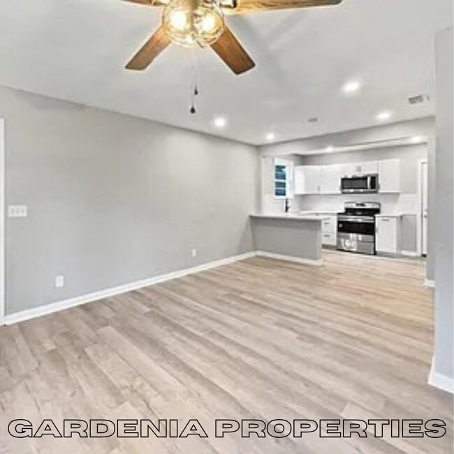 Foto del edificio - 3336 Myra St