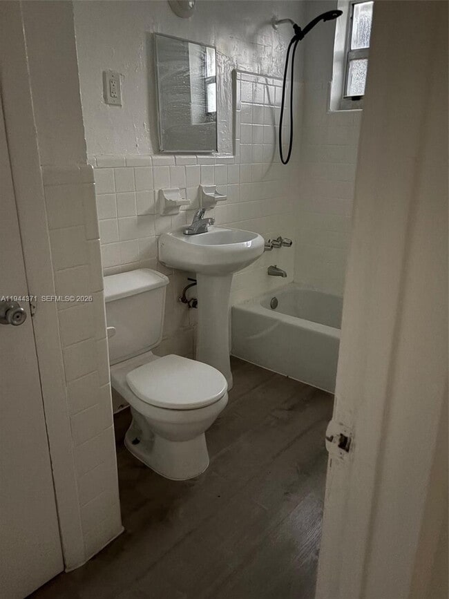 Foto del edificio - 6507 NW 6th Ave