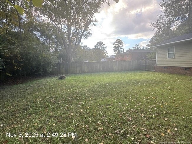 Foto del edificio - 1005 Sandalwood Dr