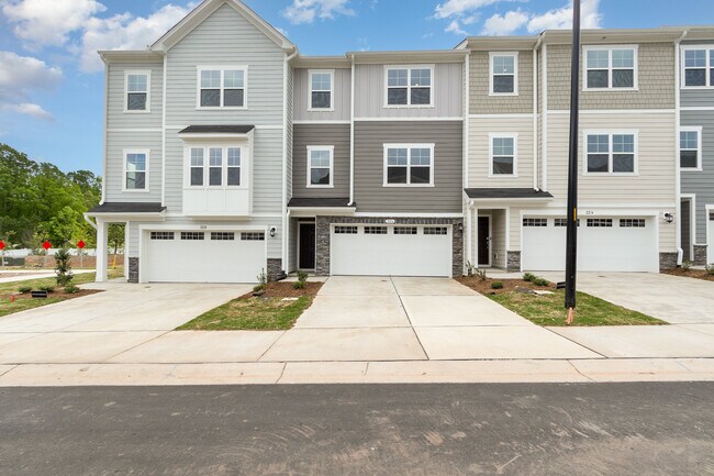Building Photo - 2216 Terrawood Dr