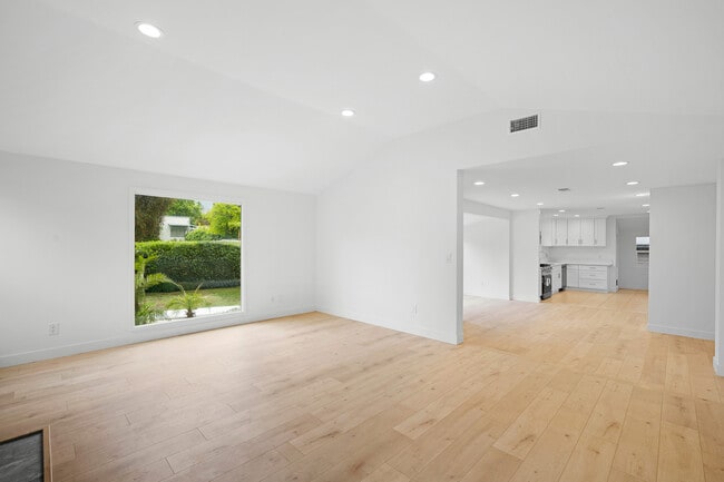 Foto del edificio - 1546 Glenwood Rd