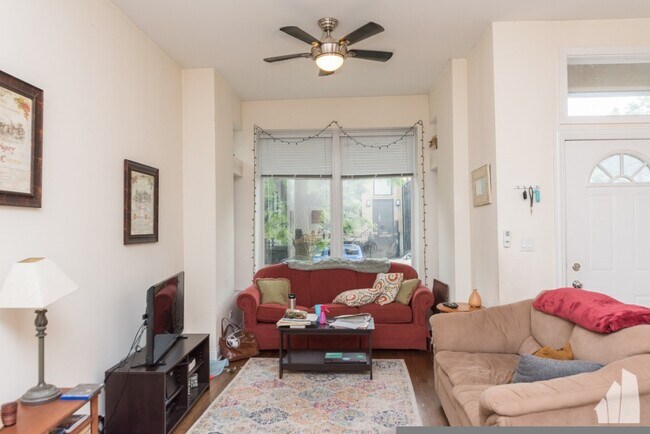Foto del edificio - 1656 W Erie St