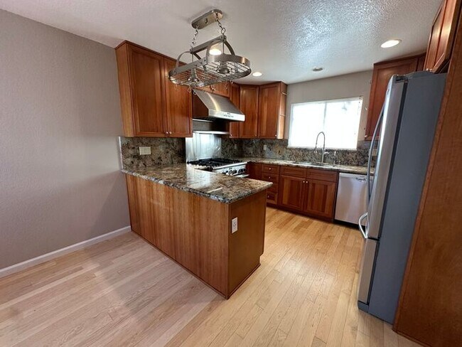 Foto del edificio - 285 Lemming Dr