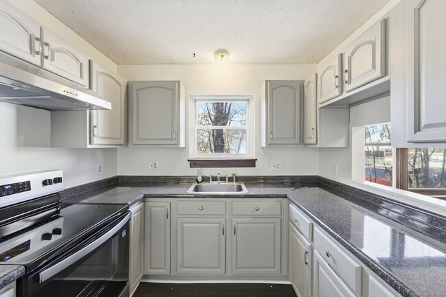 Photo - 33 Guilford St Townhome