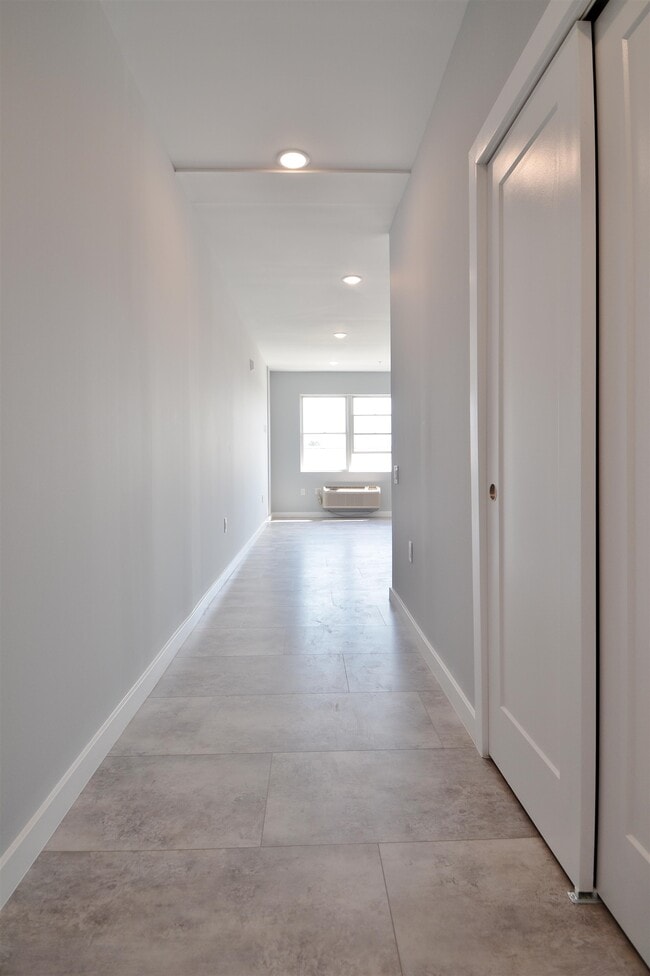 Building Photo - 82-84 E 31ST St