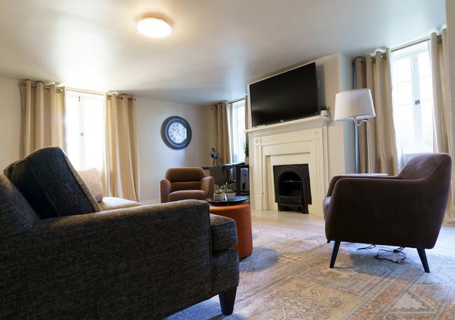 Building Photo - 1411 College St