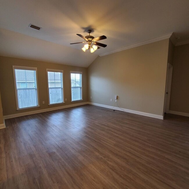 Foto del edificio - Modern Elegance Meets Southern Comfort: 4BR/2BA Gem in Northlake Neighborhood!