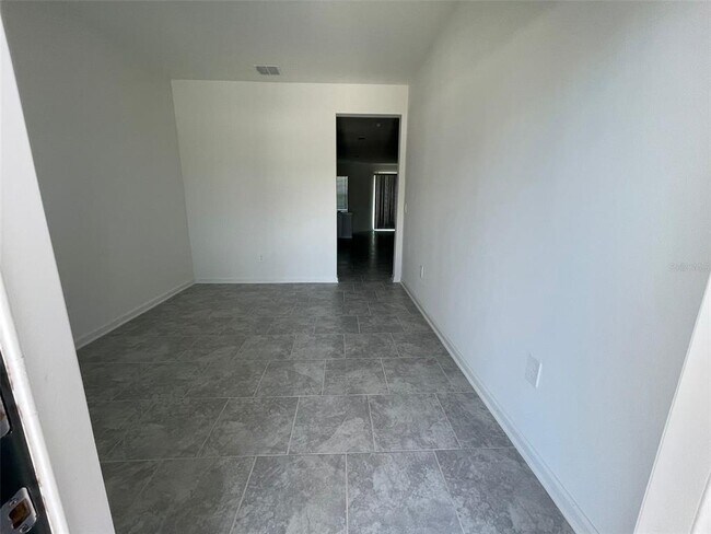 Building Photo - 3125 Laurent Lp