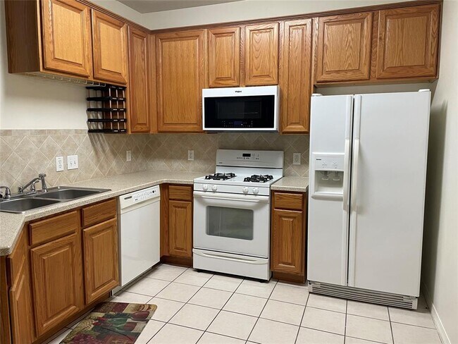 Foto del edificio - 13687 Garden Grove Ct