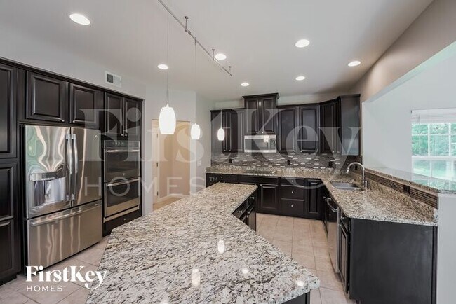 Foto del edificio - 2436 Parkwood Drive