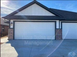 Building Photo - 10920 NW 119th St