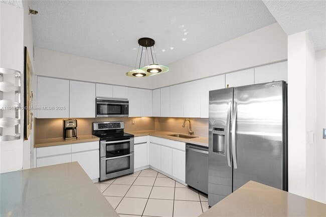 Foto del edificio - 9455 Collins Ave