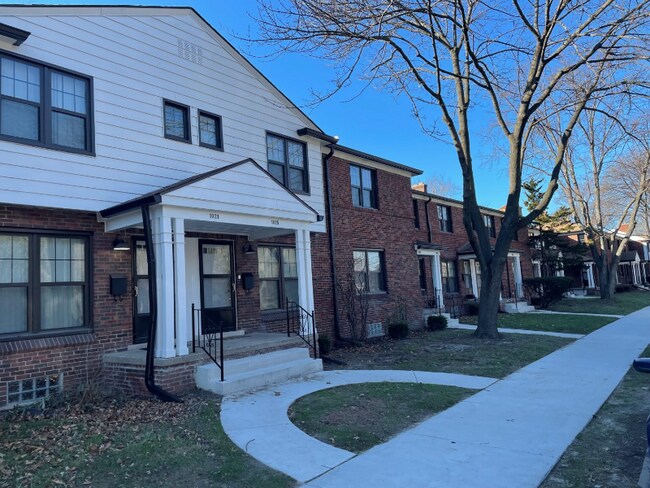 Building Photo - 17680 Manderson Rd