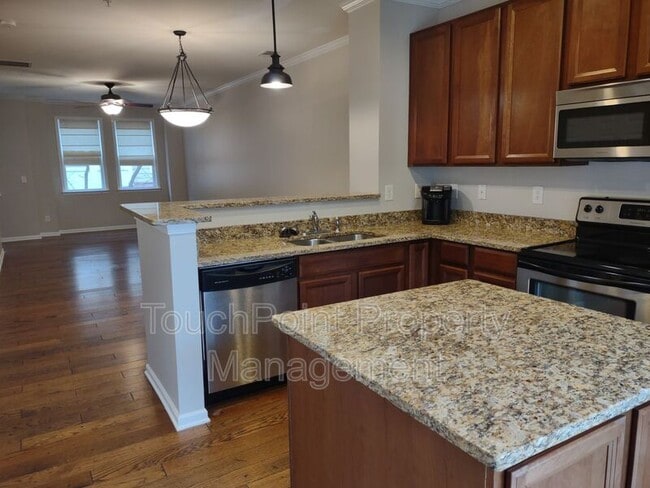 Building Photo - 626 Raya Ct