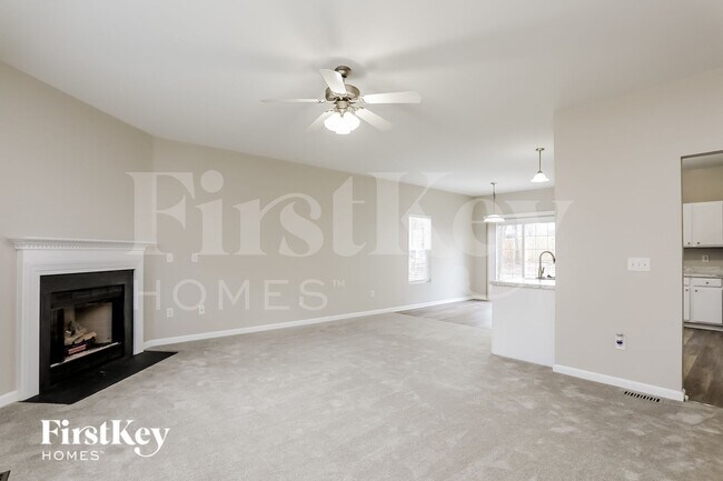 Building Photo - 708 Marjam Ln