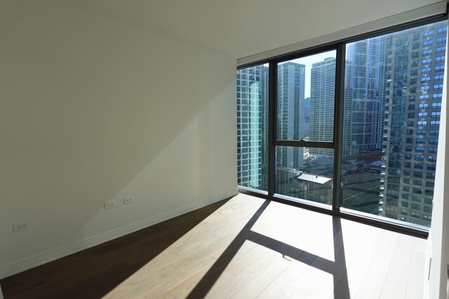 Building Photo - 211 N Harbor Dr