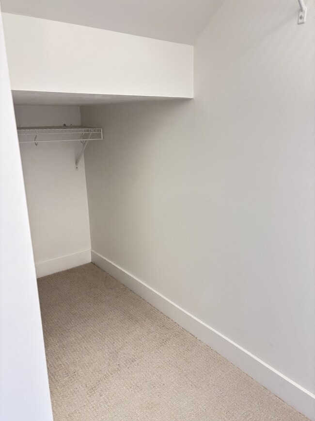 Photo du bâtiment - 720 Robinson St