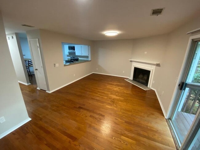 Foto del edificio - 1806 Queen Anne Ct
