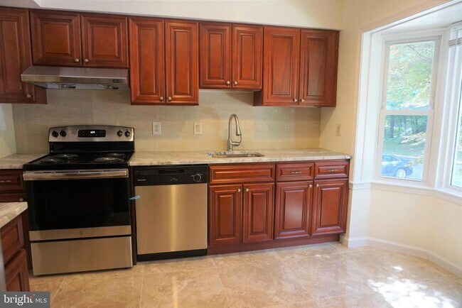Foto del edificio - 7611 Heatherton Ln