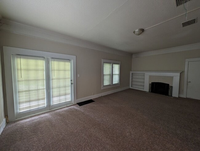 Building Photo - 8218 Fayette St