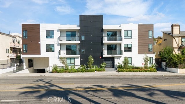 Foto del edificio - 7510 Sepulveda Blvd