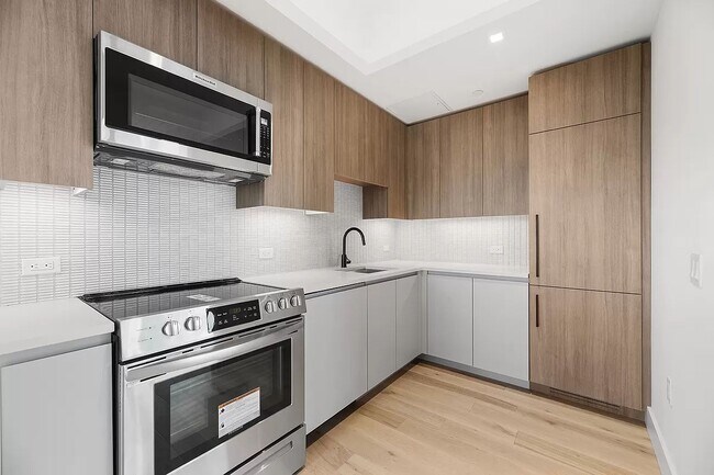 Building Photo - 27-10 37th Ave