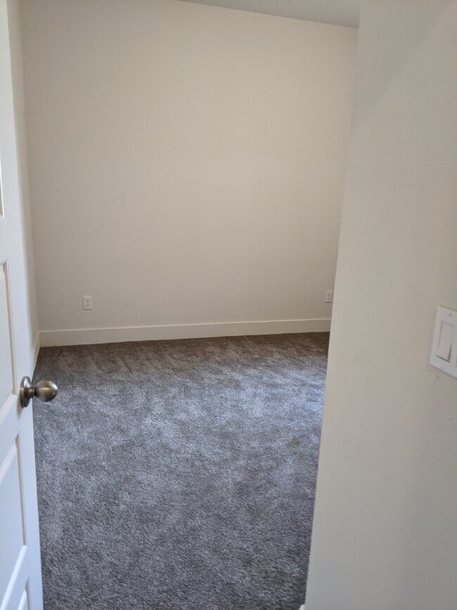 Building Photo - 2312 Vaca Way, Merced CA 95340