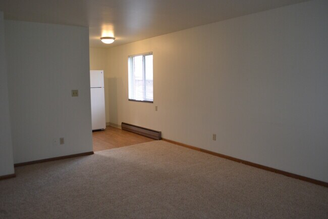 Living Room - 520 NE 112th St